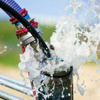 Водозаборные скважины на загородных участках – явление частое и необходимое. Однако обустроенные системы нуждаются в регулярном техническом обслуживании, своевременном выявлении и устранении поломок. В противном случае в процессе эксплуатации может существенно испортиться качество воды, что впоследствии выведет систему из рабочего состояния.