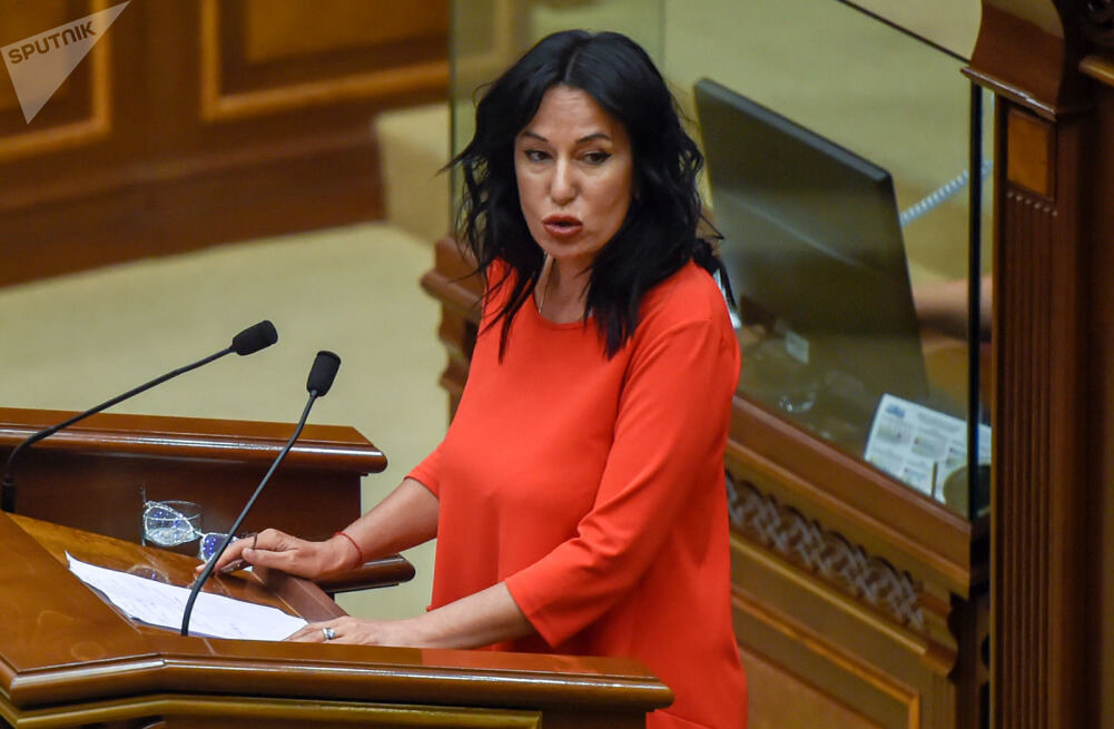 Наира Зограбян