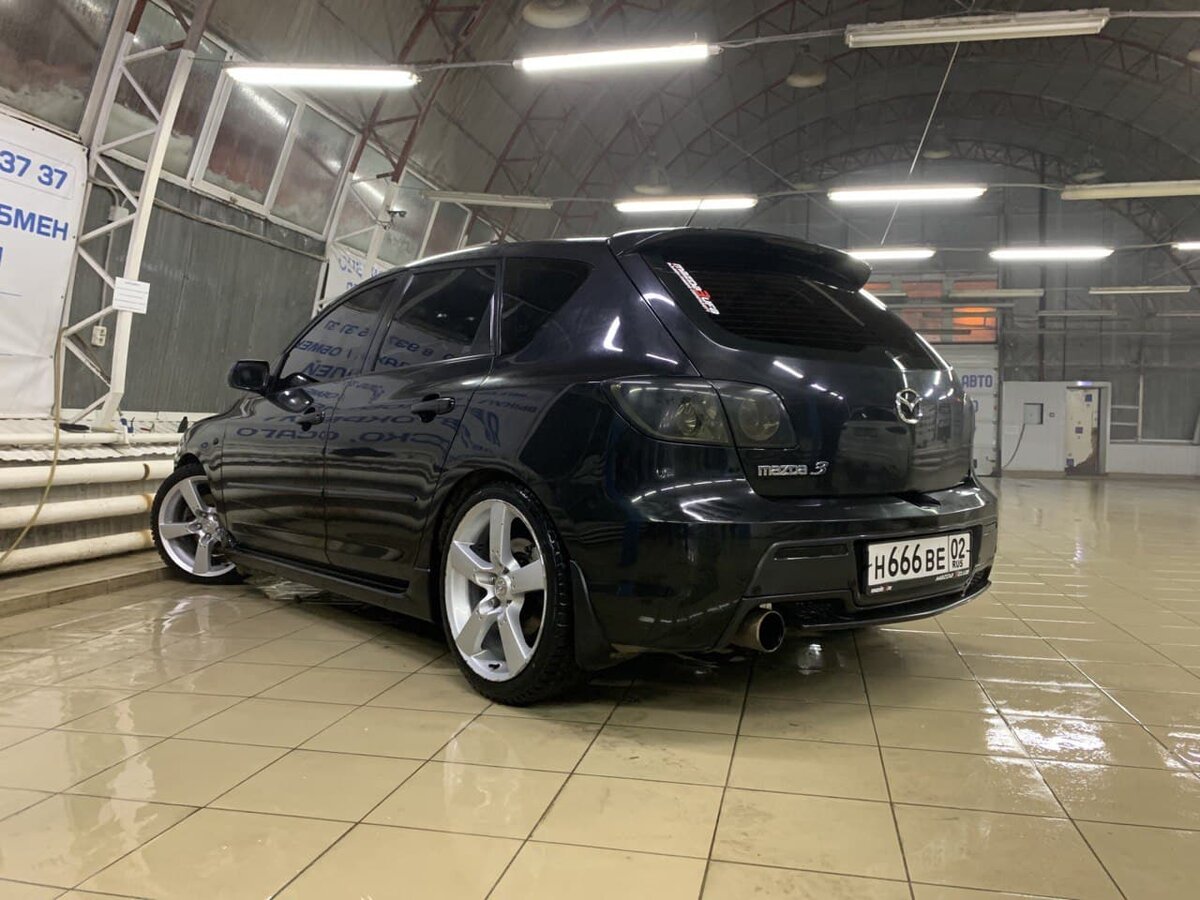 Сделал фотографию на автомойке.