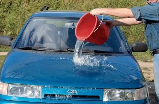 До зеркального блеска. Как правильно мыть машину своими руками?