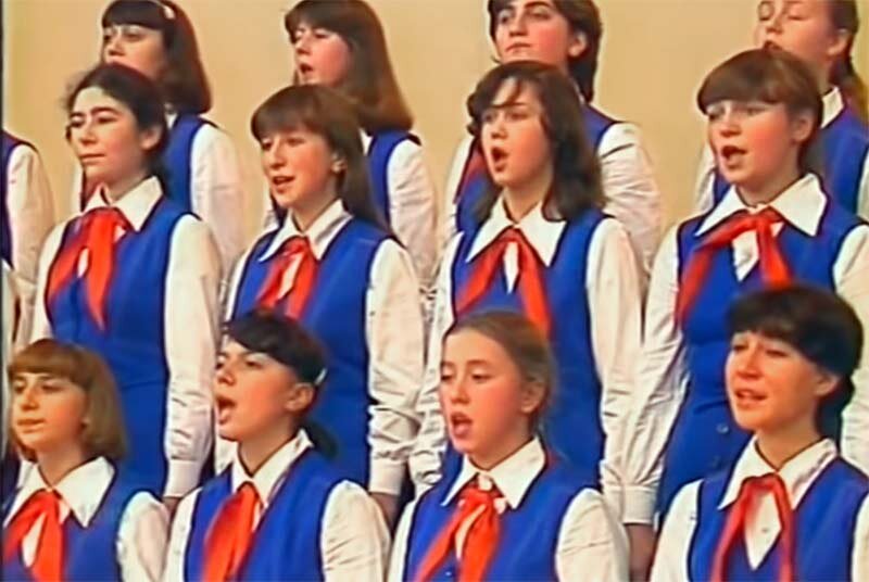 Кадр из советской телепередачи Выступление Большого детского хора.