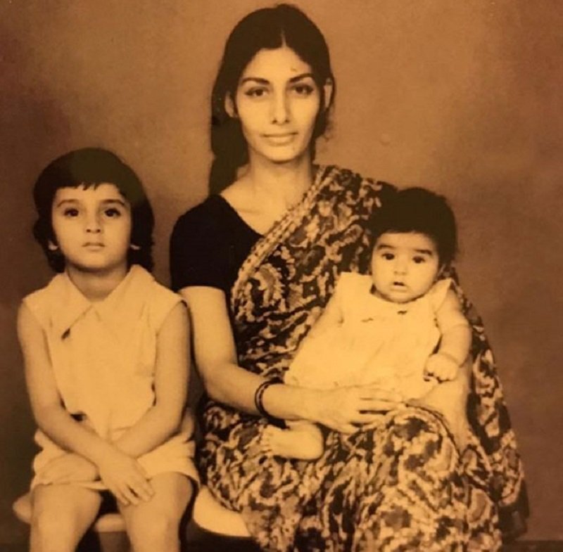 Табу с мамой и со старшей сестрой Фархой. фото взято с яндекс-картинок.