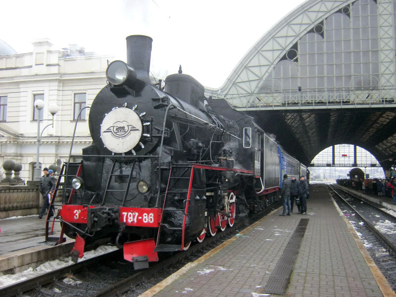 Паровоз на львовском вокзале в 2018 году, источник фото https://traffic.od.ua/news/railua/1209835, фото Антон Лягушкин