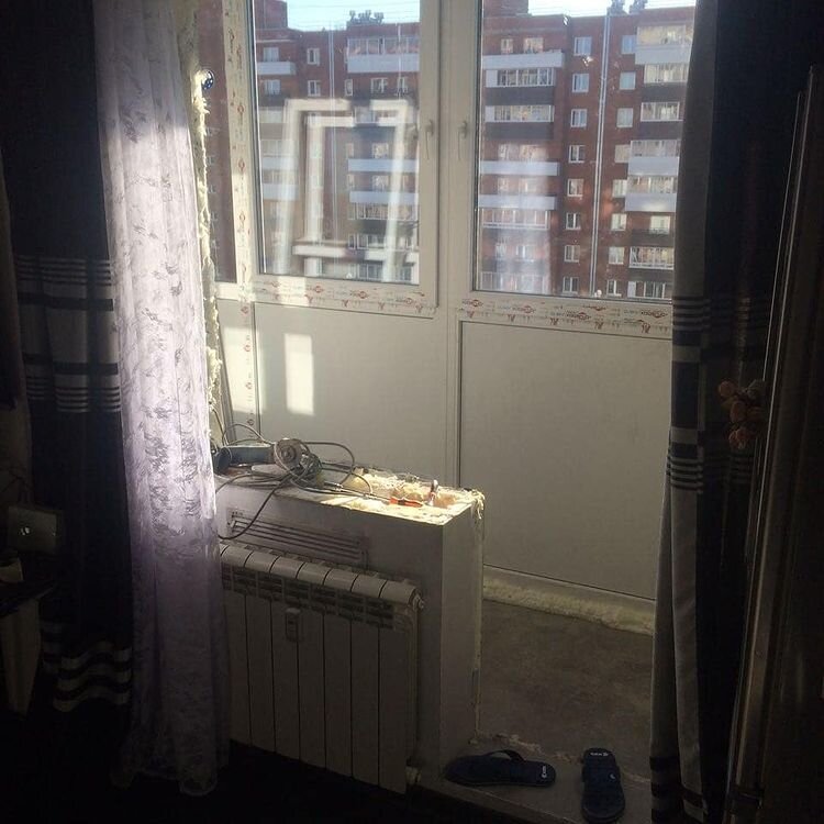 Фото можно листать! Дверь из кухни на лоджию сняли, убрали оконные стеклопакеты