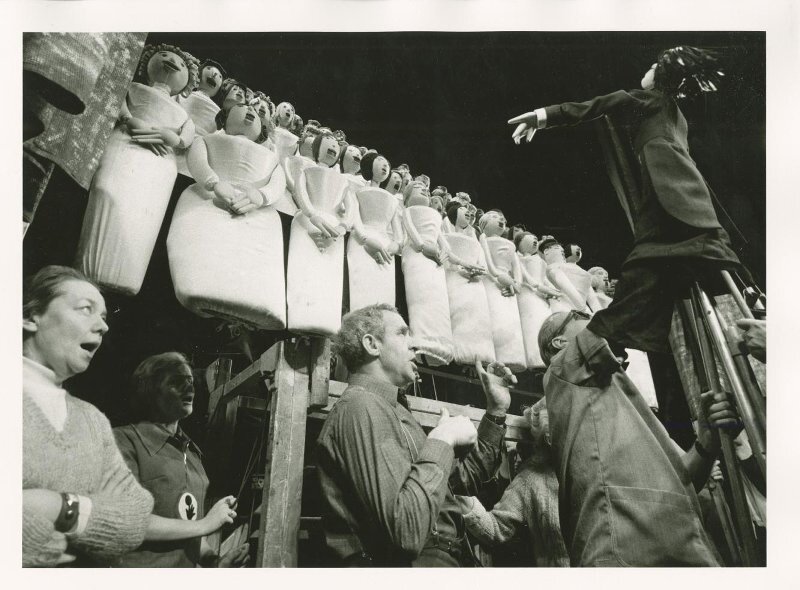 Спектакль «Необыкновенный концерт». В центре – актер Зиновий Гердт. Евгений Умнов, 1971 год, г. Москва, МАММ/МДФ. 