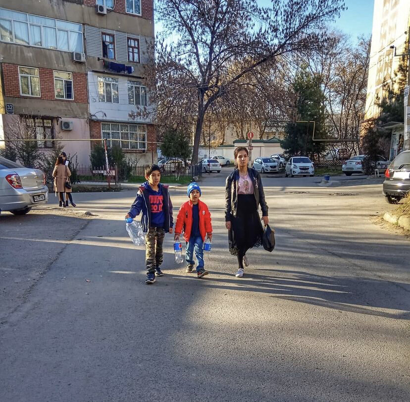 Случайные прохожие