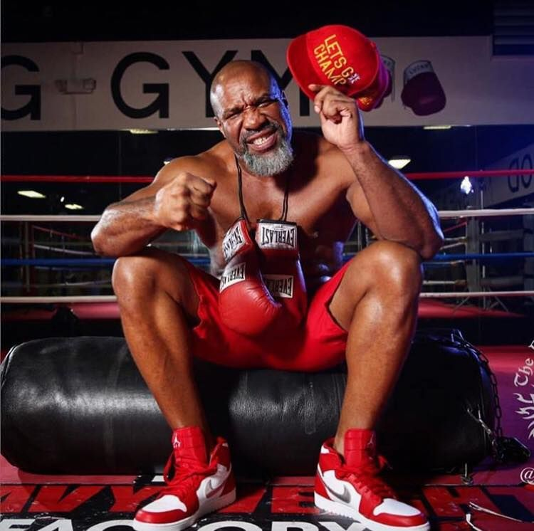 Шеннон Бриггс. Shannon Briggs Boxing. Форман Бриггс бой. Шеннон Бриггс астматик.