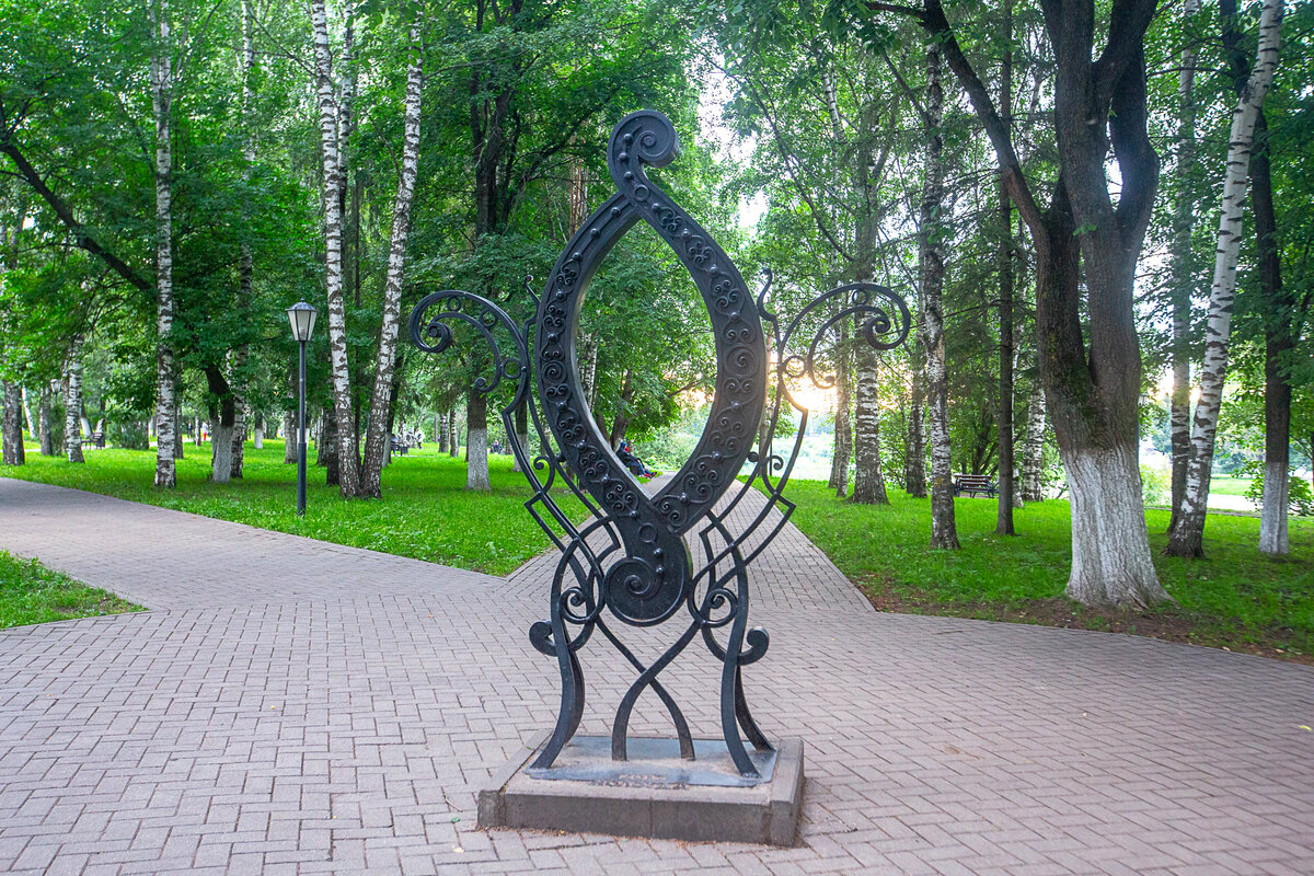 памятник букве ы