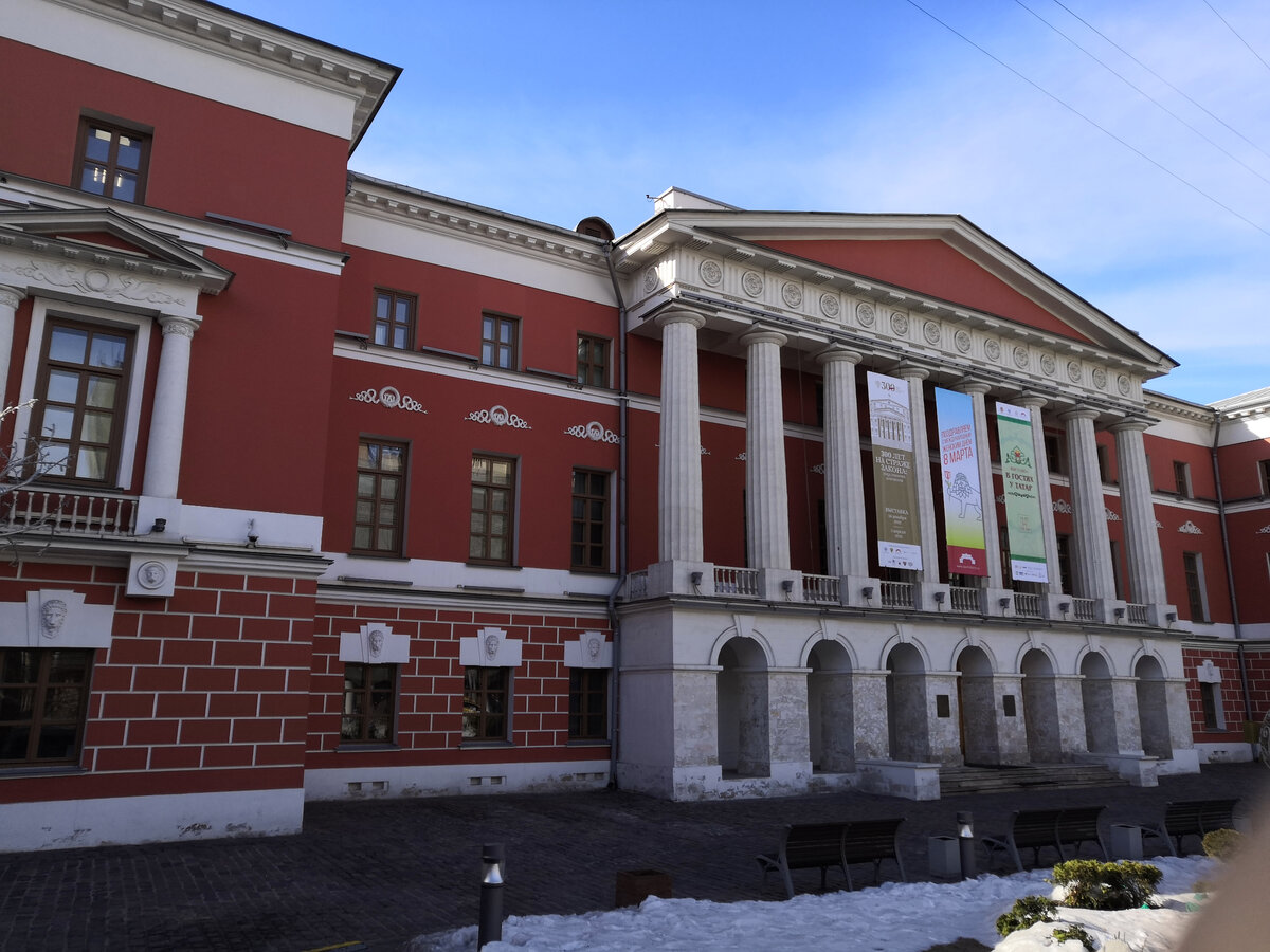 Исторический классический фасад