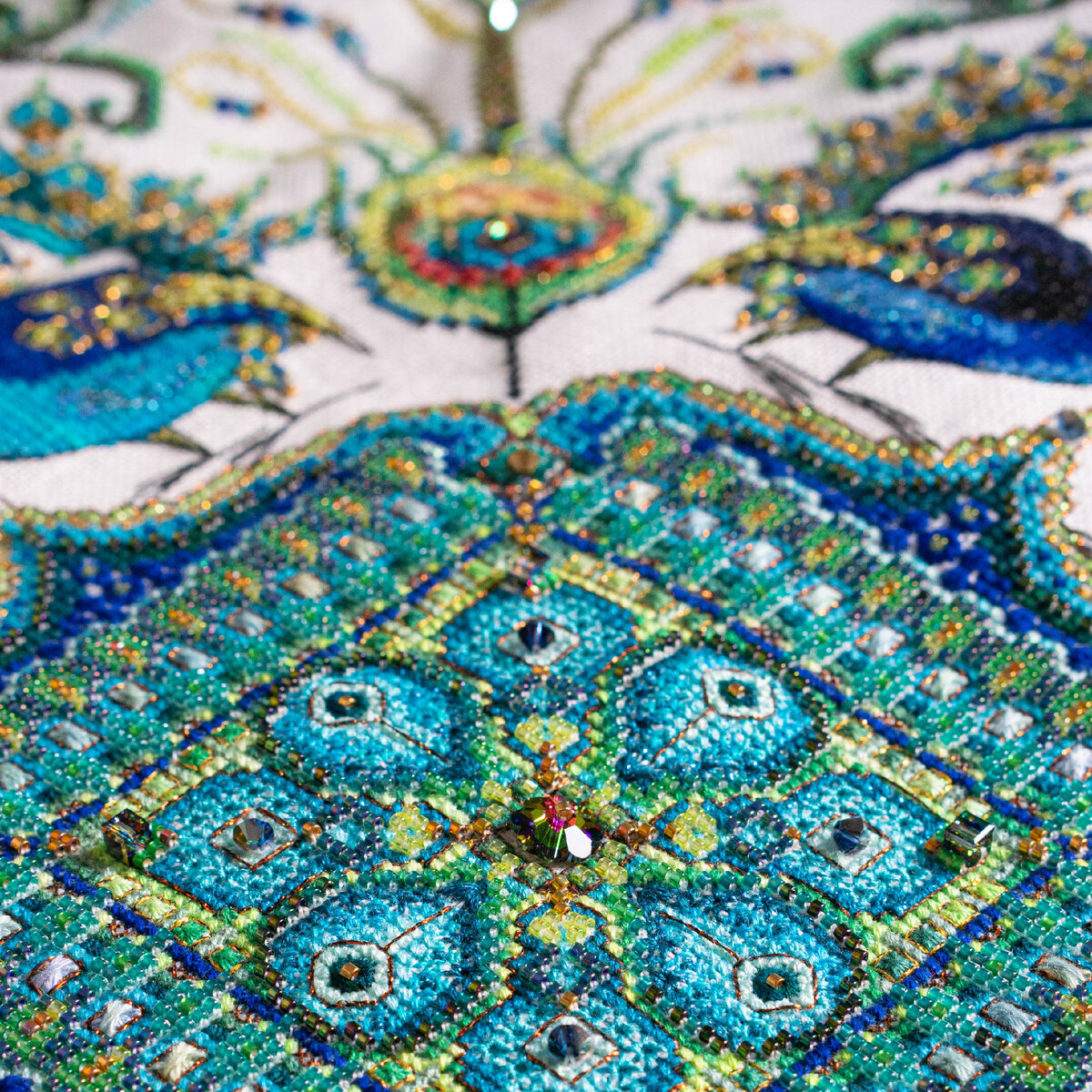 Sparkling Peacock Mandala (Павлины)