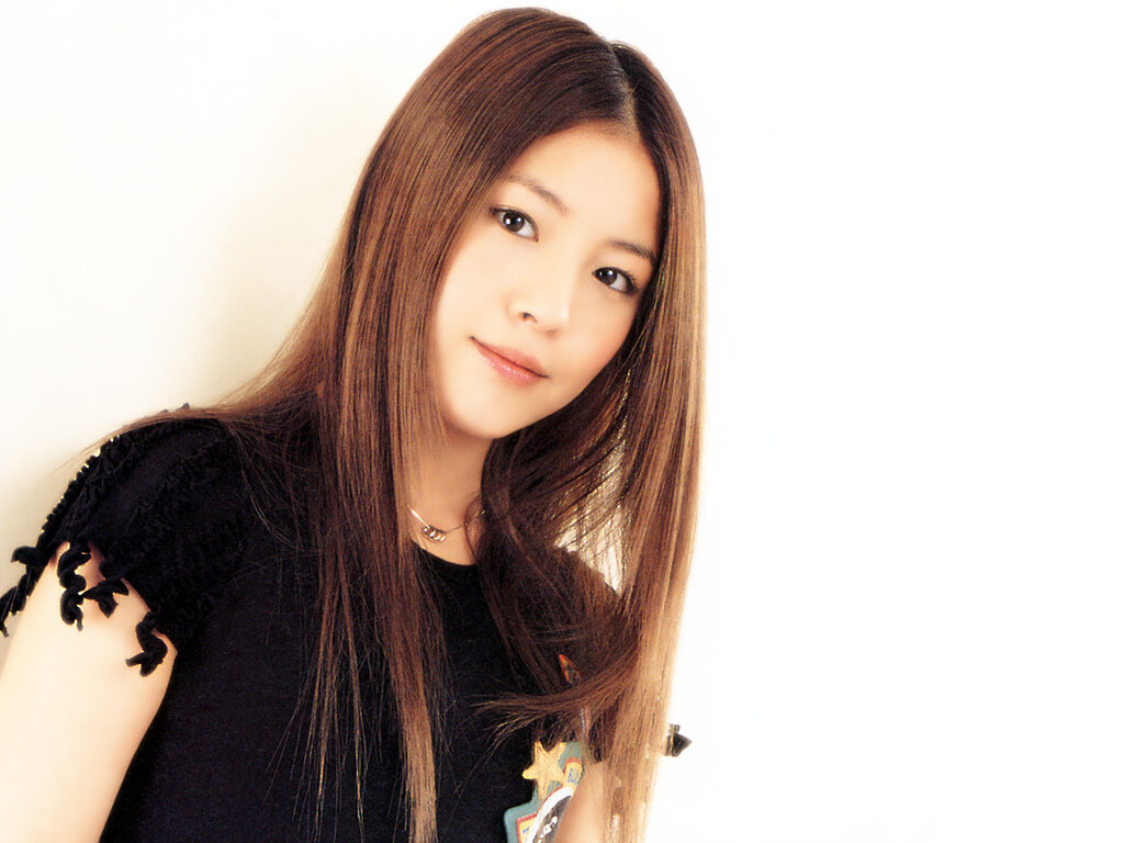 ВоА дебютировала в возрасте 13 лет, и в свои 35 лет она живая легенда. Фото взято из интернета. 