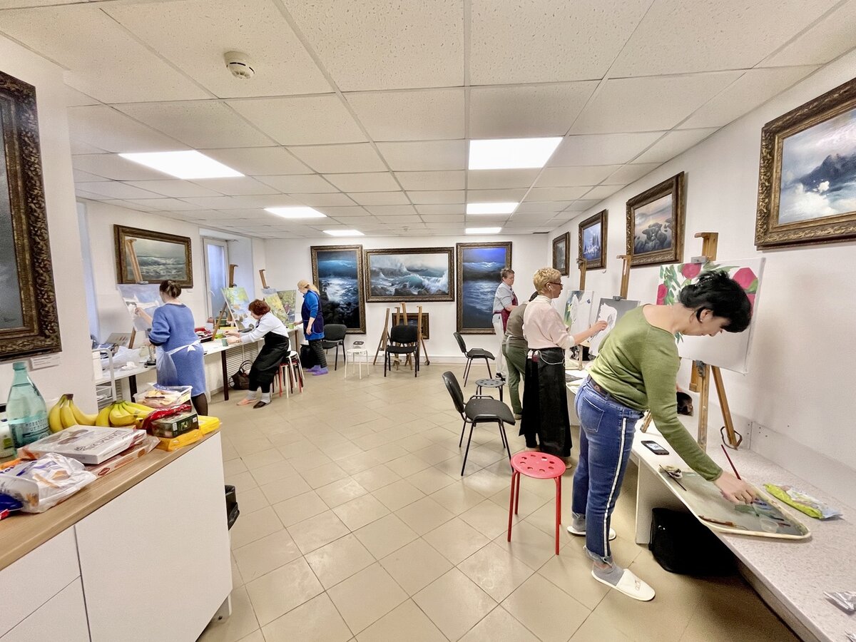                    Фото с мастер-класса нашего художника Александры Черной