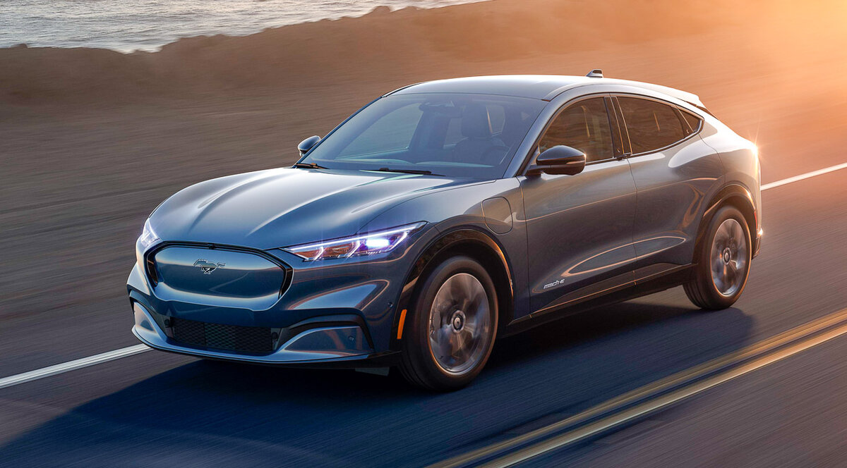 А ну да, только задние фонари да логотип. И название...