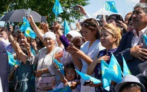 ТАКАЯ   ВОТ НАША   ЖИЗНЬ, ДЕЙСТВИТЕЛЬНОСТЬ, ЗА КОТОРОЙ    МОЖНО УВИДЕТ МНОГОЕ ИНОЕ