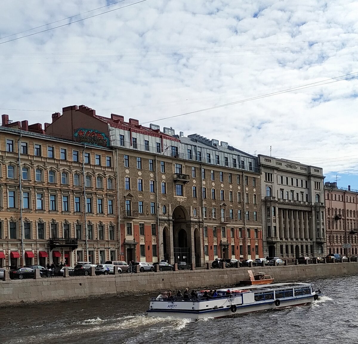 Один из самых красивых домов Петербурга, часть 1: ворота, арки, фонари,  дворы | ПОЕЗДКИ в Петербург ☔и не только | Дзен