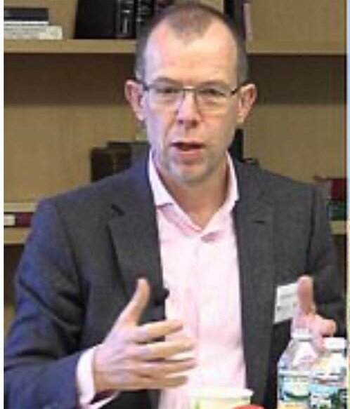 не удивлюсь, если у этого Яхве на макушке ермолка  (фото из открытых источников)