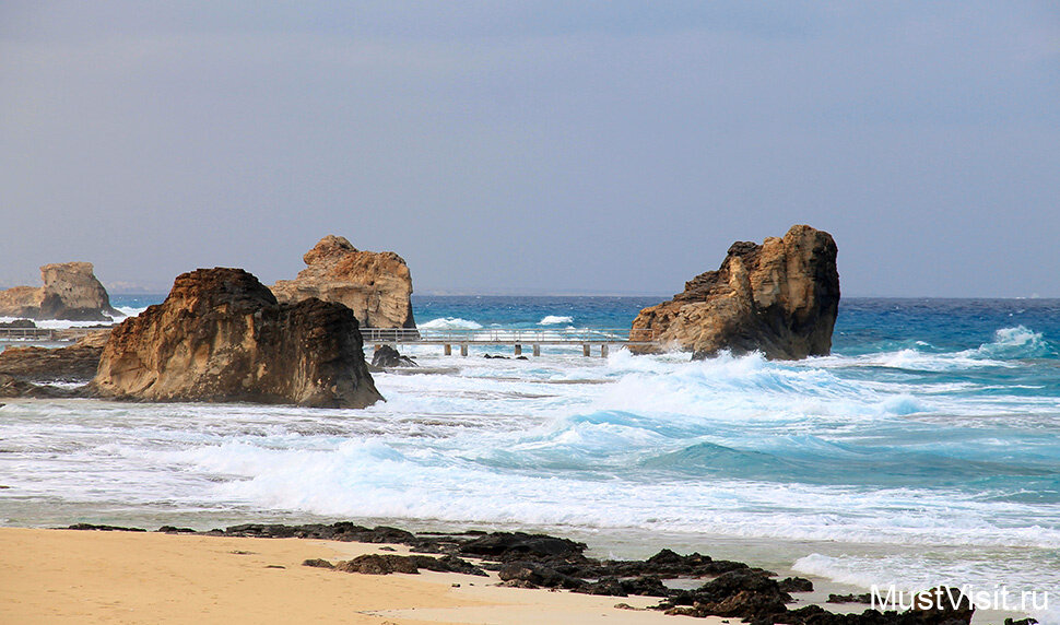 Вы можете с нами согласится или нет, вот фото этого пляжа. И вам решать...

