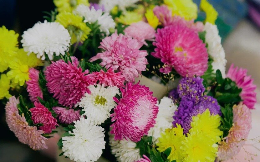  Пышные букеты постепенно уходят в прошлое. Фото: Мария Бакланова