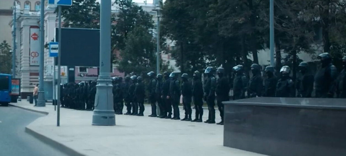 Кадр из сериала. Черные люди