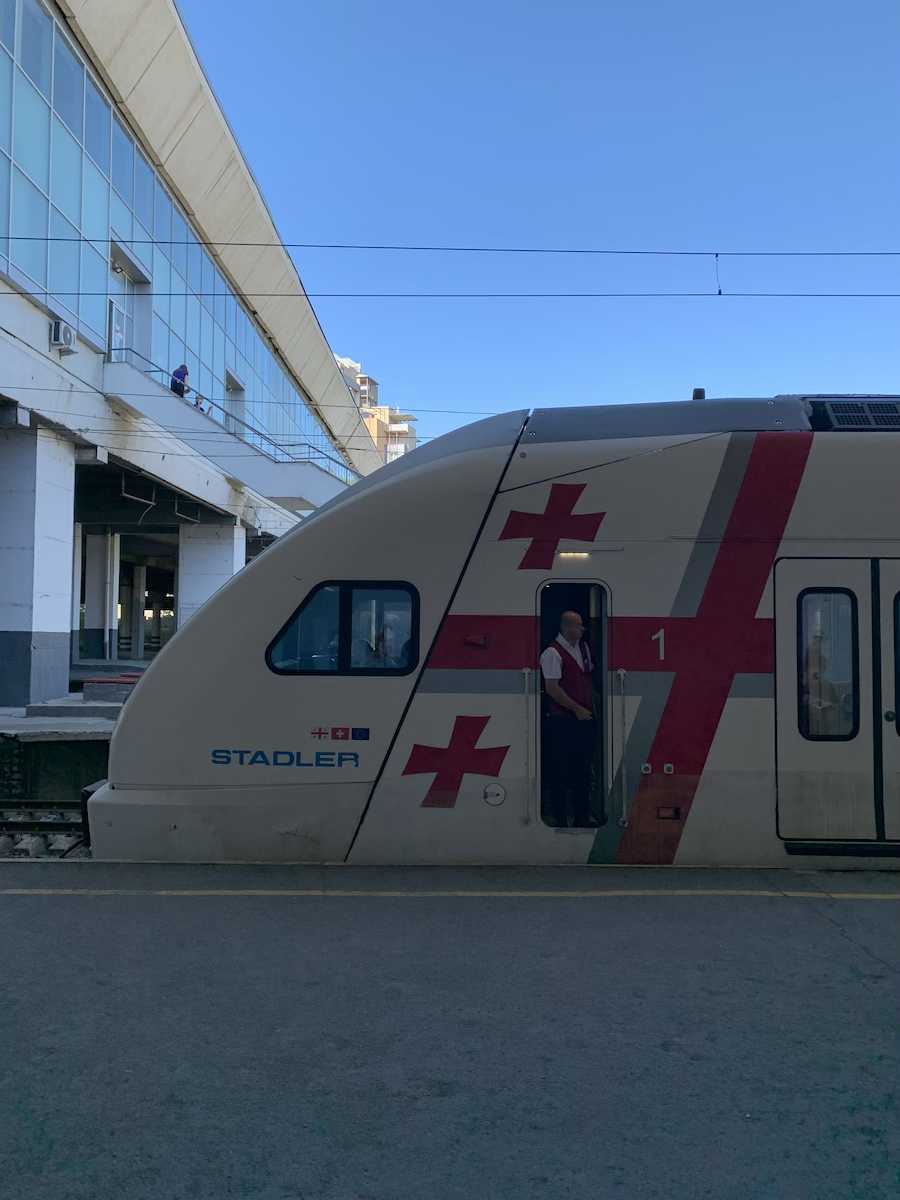 Фирменный Штадлер на вокзале Тбилиси