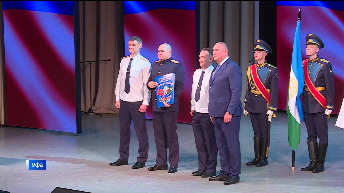    Сотрудники регионального СК поучаствовали в патриотической эстафете “Россия - страна героев”
