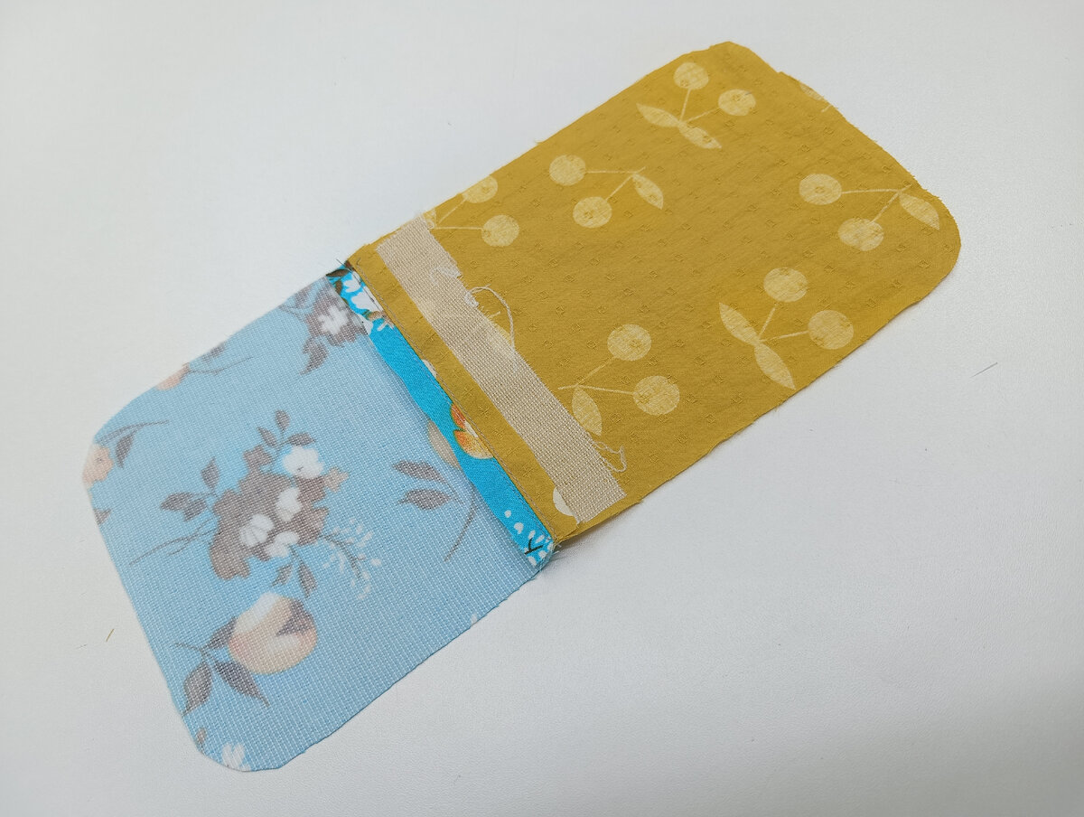 продублировали вход в карман и стачали с подкладкой кармана