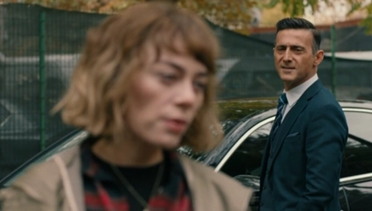кадр из турецкого сериала Яркое пламя 