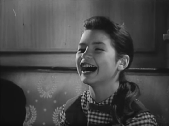 Кадр из фильма "Ребёнок в доме" (1956)