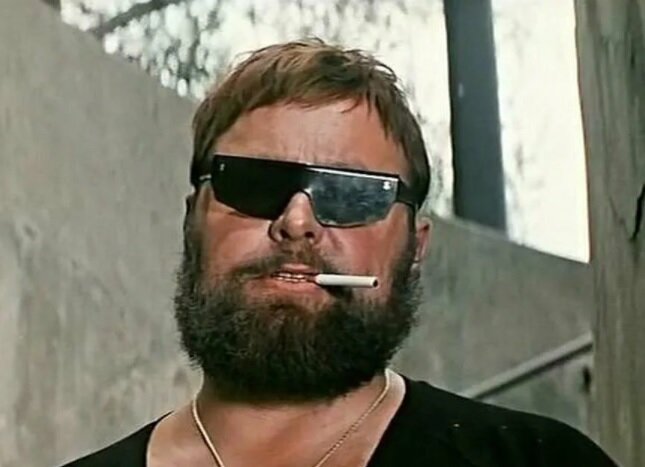 В 1968 году на экраны вышел фильм Леонида Гайдая «Бриллиантовая рука», ставший самой популярной советской комедий. Фильм смотрят и сегодня, вот несколько интересных фактов о нем.-5