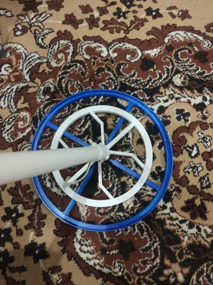 Катушка диаметром 21см и катушка диаметром 30см