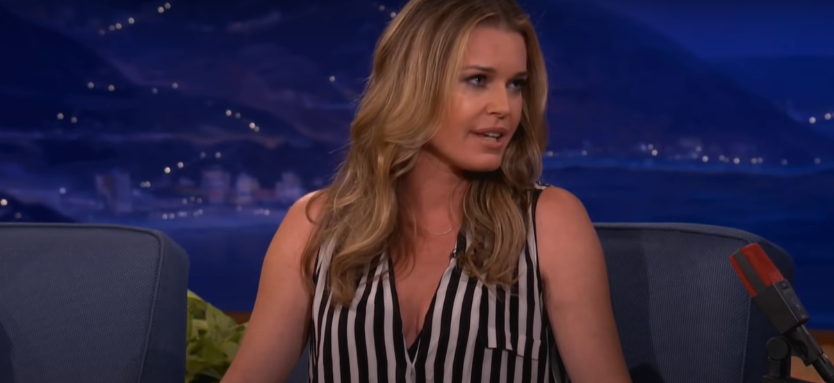 кадр из Rebecca Romijn Is Still Legally "Rebecca Romijn-Stamos" Ребекка Ромейн