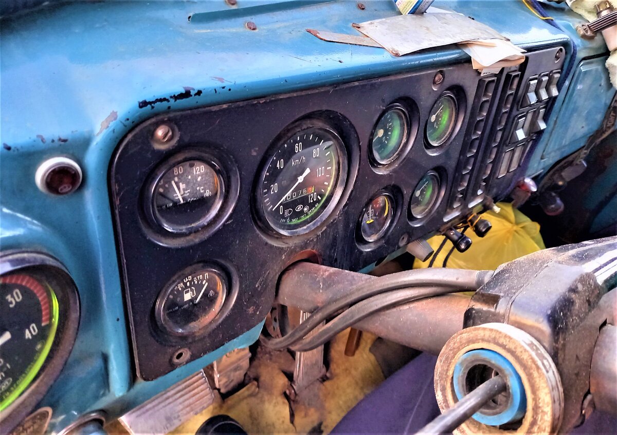 щиток приборов от ЗИЛ-133ГЯ