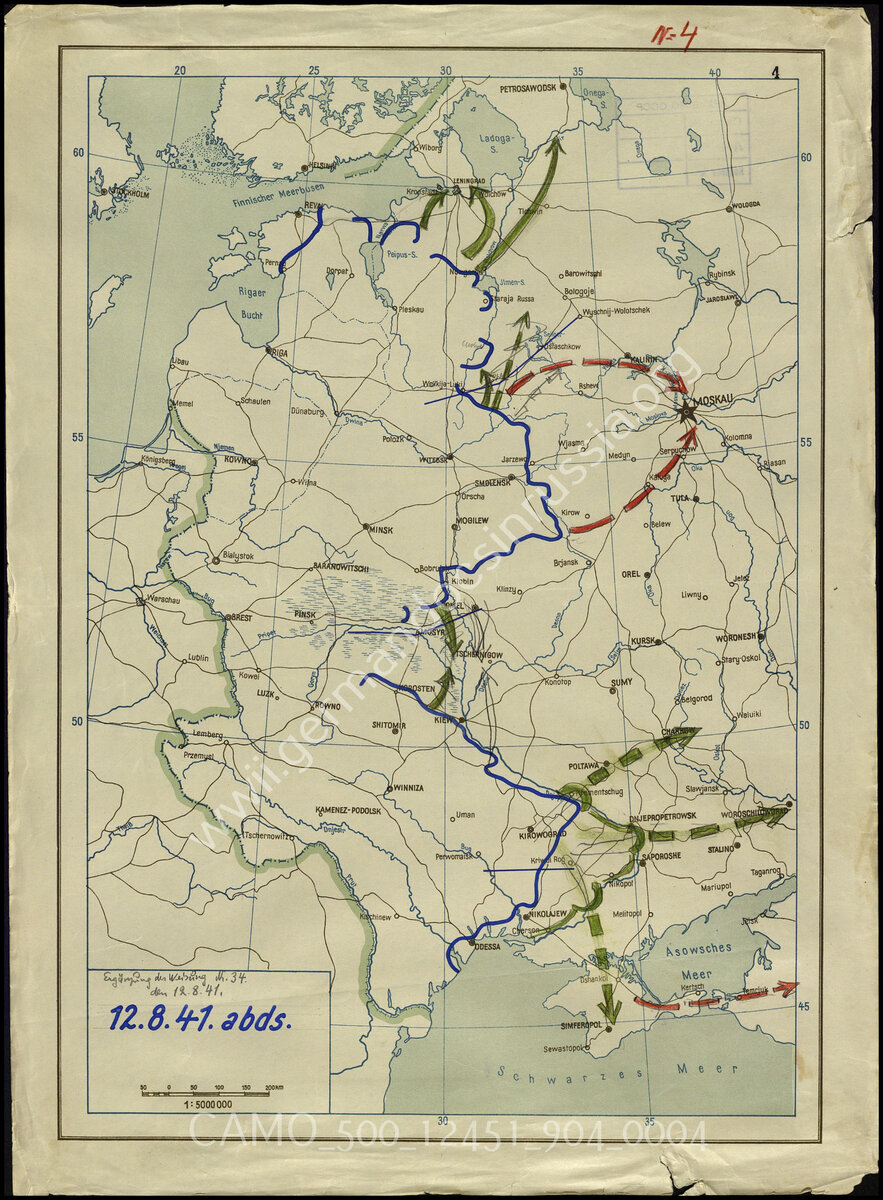 12.8.41 уже запланировано вторжение в Крым, в реальности немцы и румыны подойдут к Перекопу к концу сентября (штурм начнется 24 сентября ). Немецкое наступление отчасти задержало отчаянное сопротивление советской морской пехоты на Кинбурнской косе. Тут врагу пришлось  задействовать войска (в частности LSSAH), которые планировалось ввести в прорыв на Перекопе.