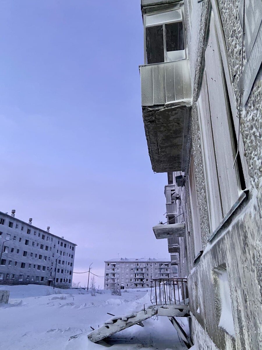 Заброшенный поселок на крайнем севере (Фото автора канала)