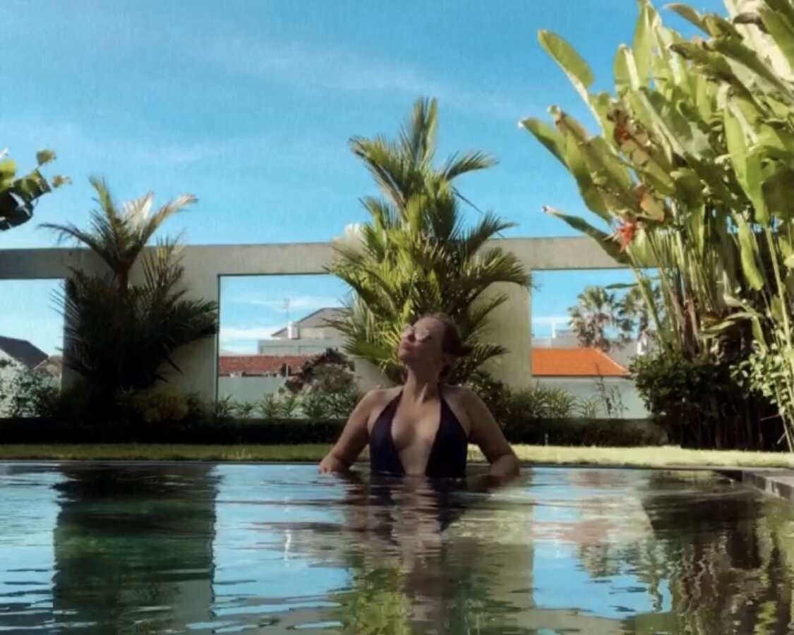 Обожаю свою виллу, просто верю, что мечты сбываются, если брать осознанную ответственность)