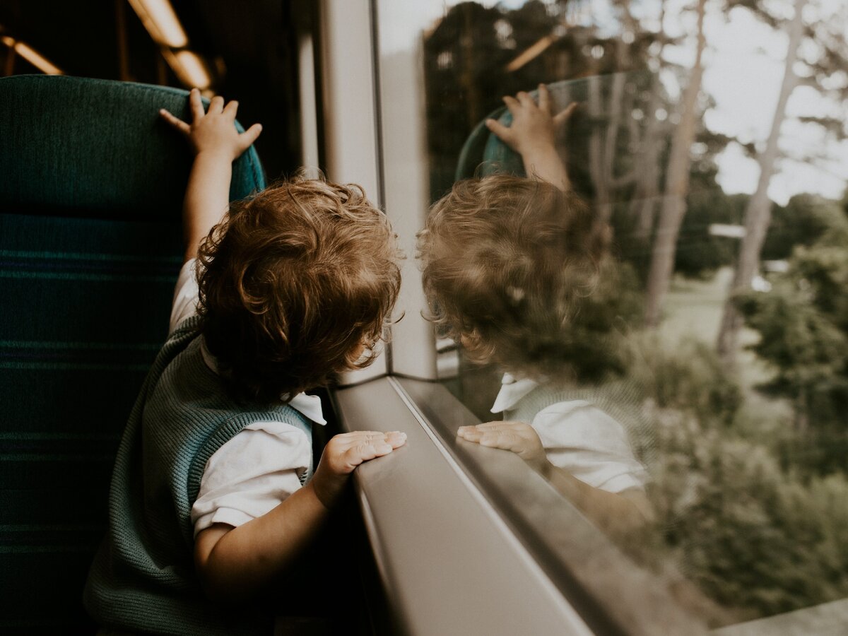 Чем занять ребенка в поезде и автомобиле