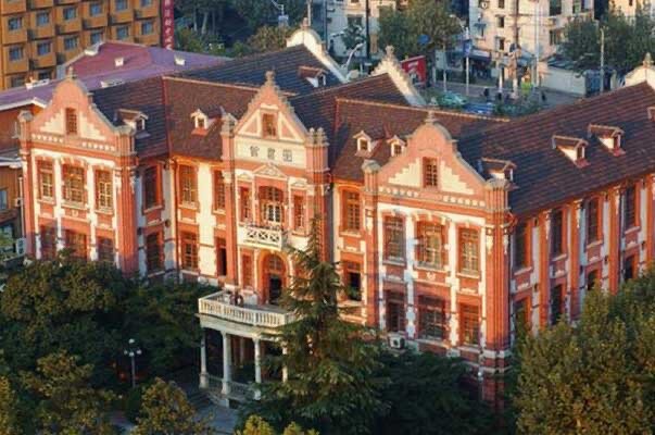 шанхайский университет транспорта (shanghai jiao tong university), шанхай. университет цинхуа кампус. корпуса в шанхайском университете. университет транспорта шанхай. Jiaotong university.