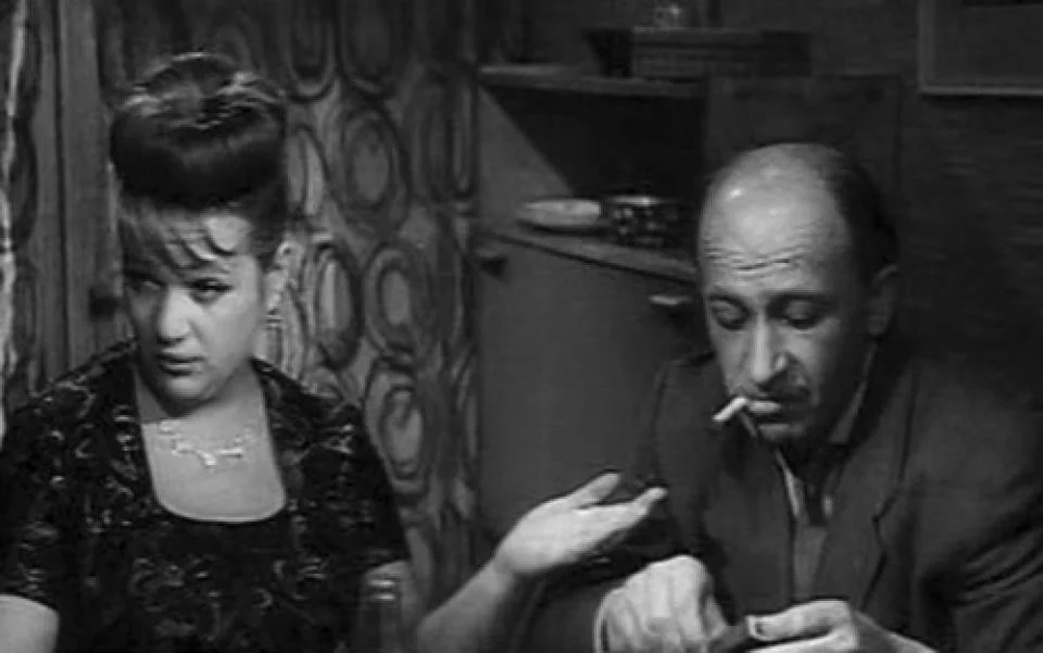 "Строится мост"