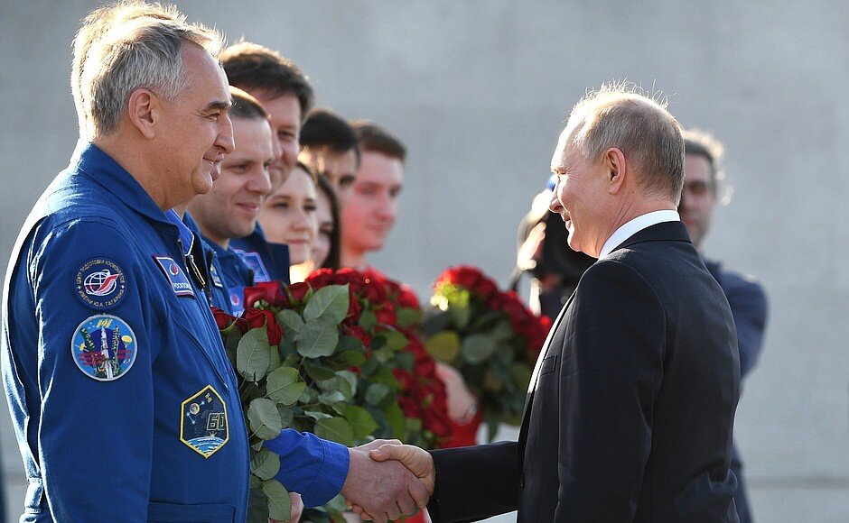 Поздравление с днем космонавтики.