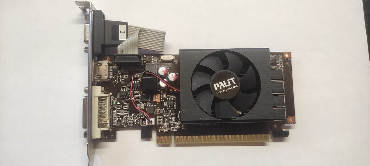 Sapphire hd 4850. Geforce 4400 ti. Palit radeon 9800 pro. Видеокарта geforce gt 210 1gb. Почему на старые видеокарты.