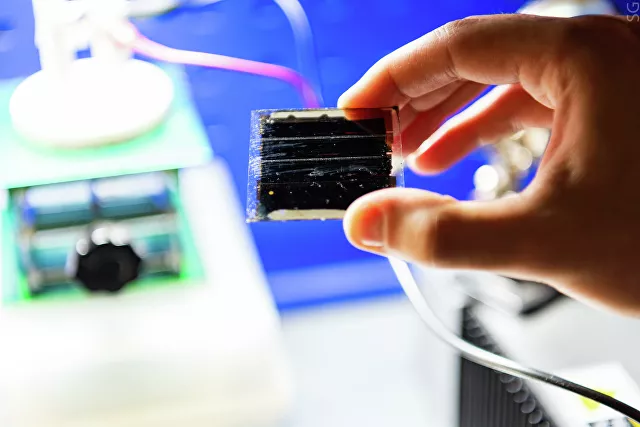 Прототипы перовскитных фотоэлементов в лаборатории "Перспективная солнечная энергетика" НИТУ "МИСиС" 