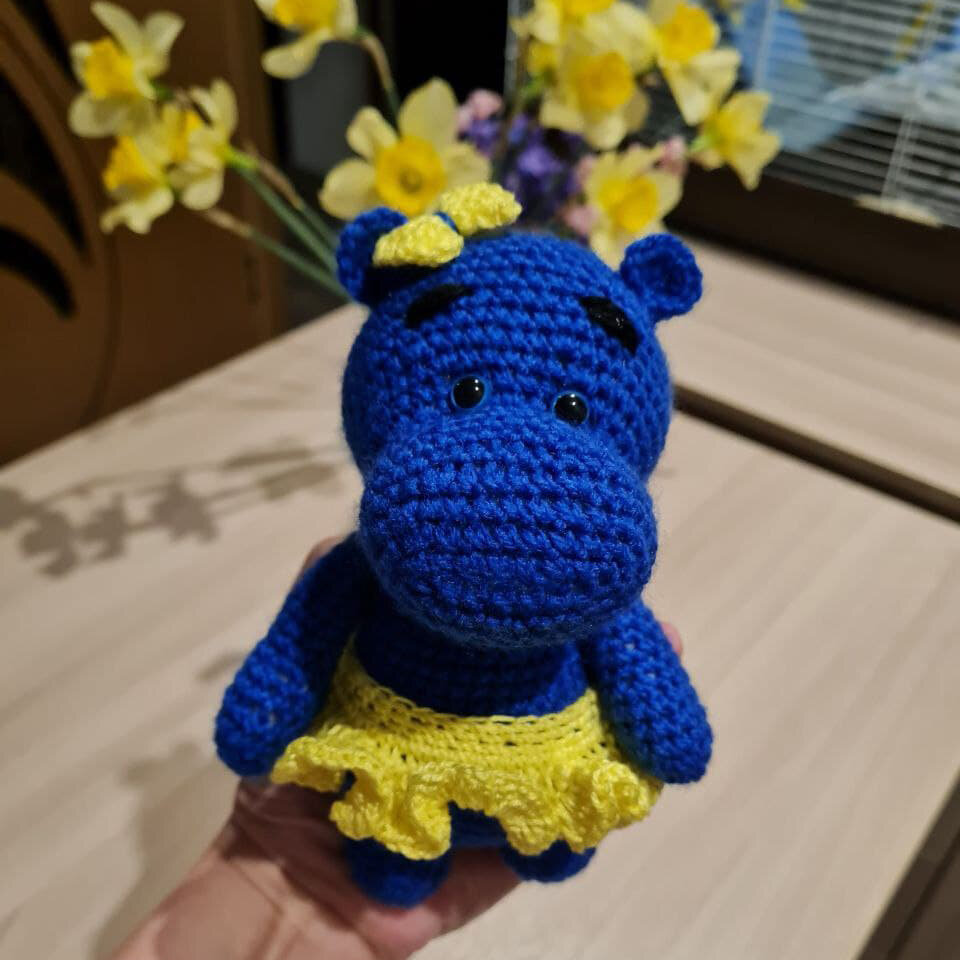 Вязаная игрушка Бегемот 