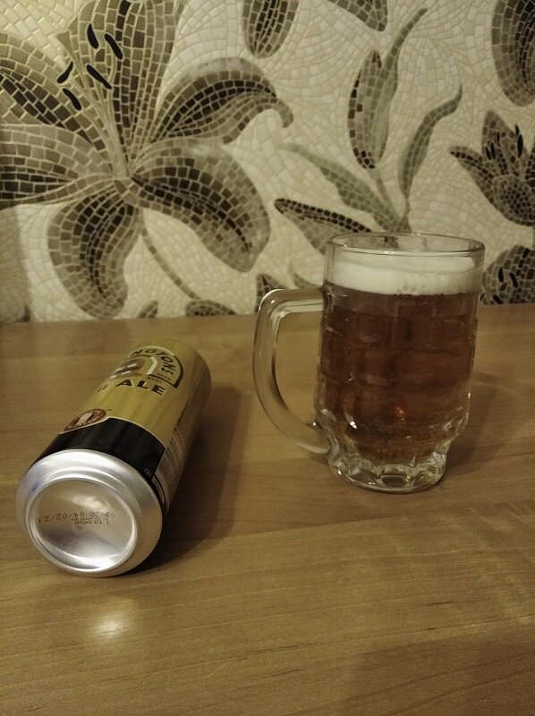 Шапка медленно оседает, держится долго