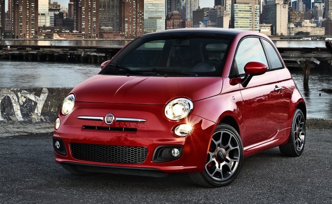 Fiat 500 достаточно прост с точки зрения конструкции, так что вполне поддается и самостоятельному ремонту, и обслуживанию «в гаражах».