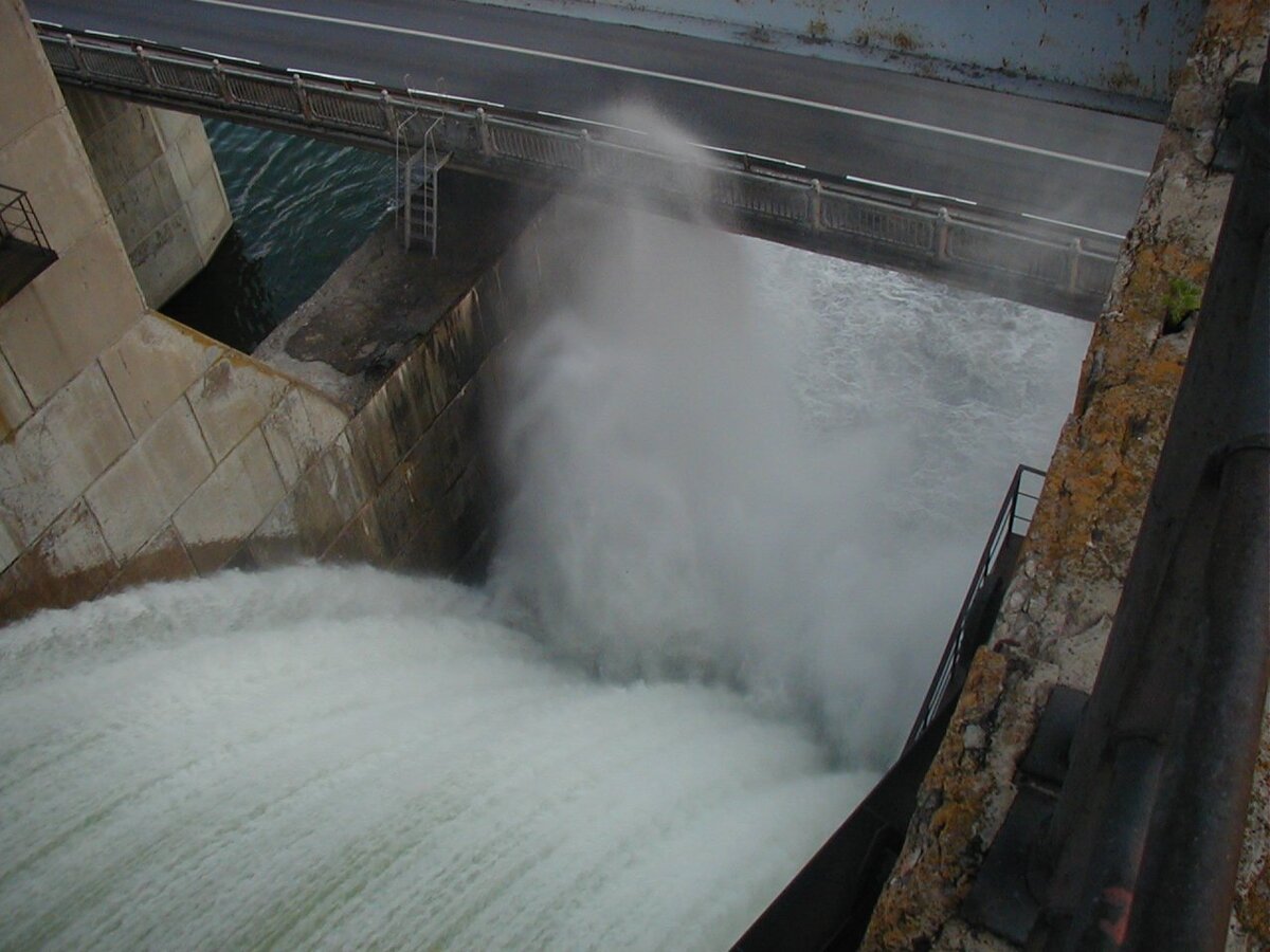 Поверхностный водосброс Гизельдонской ГЭС