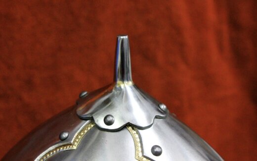 Навершие шлема из Печа работы Александра Панаскина