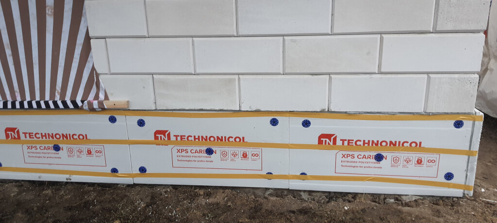 Что делать с цоколем, если не успел сделать отделку до зимы? | Теплый ...