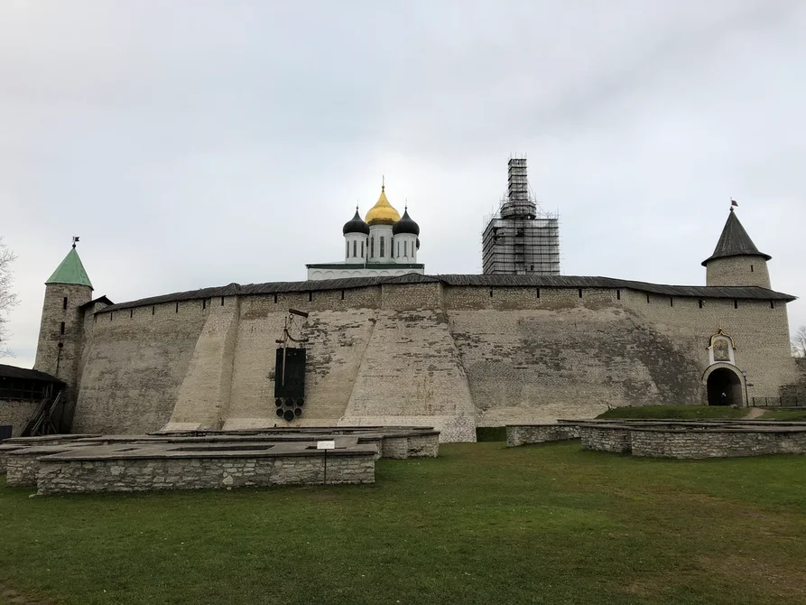 Вид кремля со стороны самой высокой стены