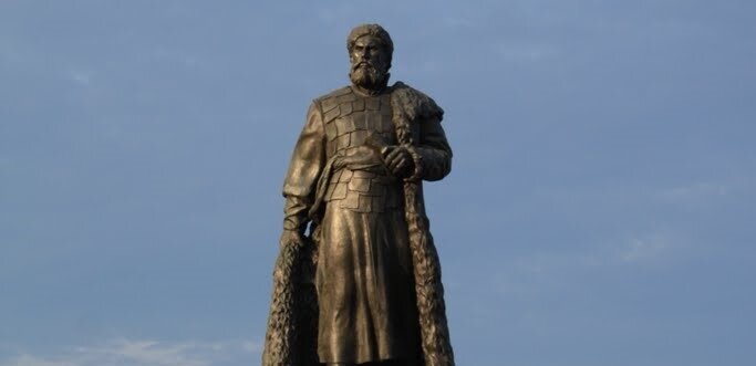 Памятник Ерофею Хабарову в Хабаровске. Источник: https://yandex.ru/news/story/KHabarovskij_KHabarov_stanet_federalnoj_sobstvennostyu--59bb5d5f8ce53cdc9e858ab2025f66cb?lr=213&no_turbo=1