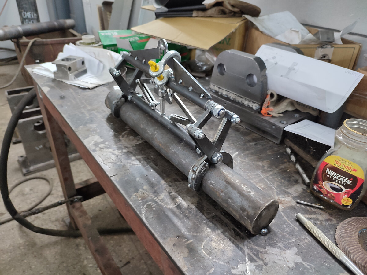 Фото модели захвата на верстаке